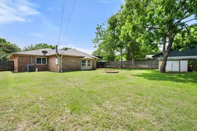 4303 Cypress Springs Court, Arlington, TX 76001 - Photo 34