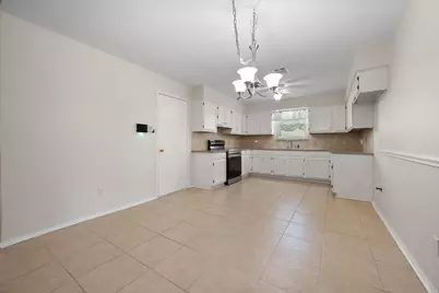 4303 Cypress Springs Court, Arlington, TX 76001 - Photo 18