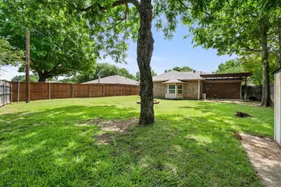 4303 Cypress Springs Court, Arlington, TX 76001 - Photo 32