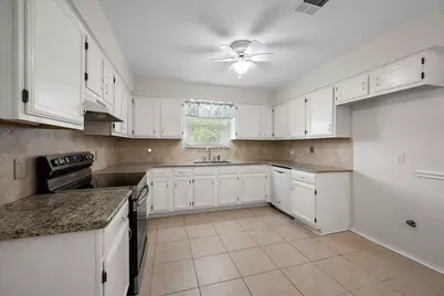 4303 Cypress Springs Court, Arlington, TX 76001 - Photo 20
