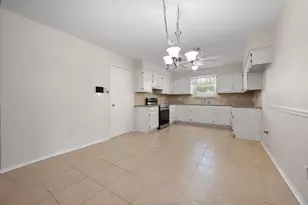 4303 Cypress Springs Ct, Arlington, TX 76001 - Photo 18