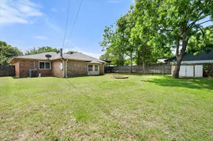 4303 Cypress Springs Ct, Arlington, TX 76001 - Photo 34