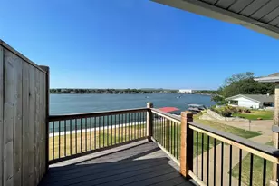 105 W Doyle St, Granbury, TX 76048 - Photo 1