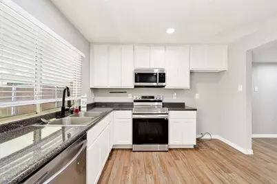 4036 Seven Gables Street, Fort Worth, TX 76133 - Photo 10
