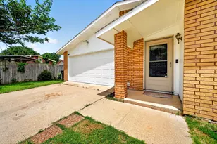 4036 7 Gables St, Fort Worth, TX 76133 - Photo 4