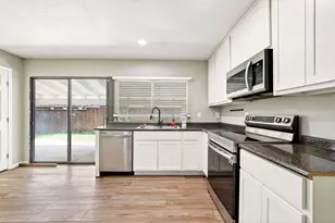 4036 7 Gables St, Fort Worth, TX 76133 - Photo 12