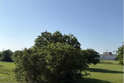 209 Broken Arrow, Krum, TX 76249 - Photo 4