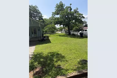 3300 Baylor Street, Fort Worth, TX 76119 - Photo 4