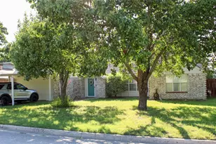 1102 Zahara St, Bowie, TX 76230 - Photo 2