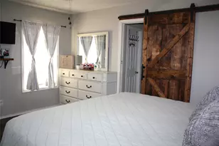 1102 Zahara St, Bowie, TX 76230 - Photo 20