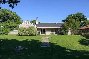 1102 Zahara St, Bowie, TX 76230 - Photo 6