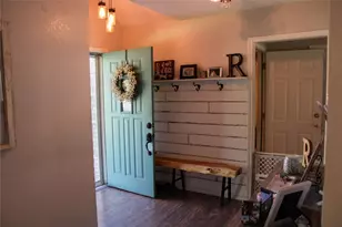 1102 Zahara St, Bowie, TX 76230 - Photo 10