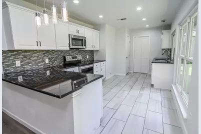 967 Madison Circle, Lewisville, TX 75067 - Photo 10