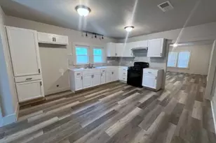 806 N Gaines St, Ennis, TX 75119 - Photo 2