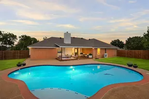 123 Catawba Rd, Waxahachie, TX 75165 - Photo 2