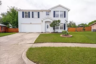 920 Kendall Dr, Arlington, TX 76001 - Photo 1