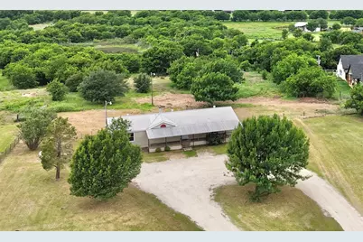 9721 Limestone Court, Joshua, TX 76058 - Photo 2