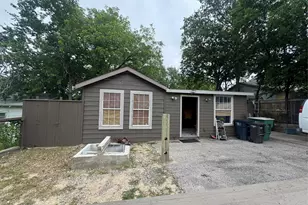 2806 NW Loraine St, Fort Worth, TX 76106 - Photo 1