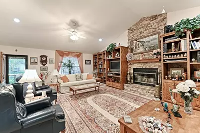 105 Santee Drive, Lake Kiowa, TX 76240 - Photo 6