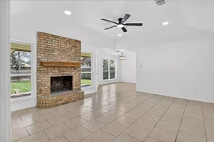 1755 Kings Canyon Cir, Fort Worth, TX 76134 - Photo 4