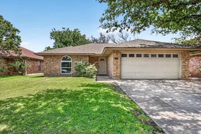1755 Kings Canyon Circle, Fort Worth, TX 76134 - Photo 2