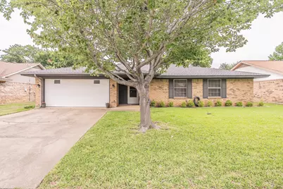 500 Emerson Drive, Euless, TX 76039 - Photo 2