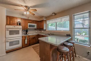 500 Emerson Dr, Euless, TX 76039 - Photo 6