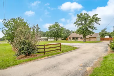 3412 E Renfro Street, Burleson, TX 76028 - Photo 4