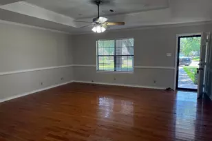 314 Trollinger St, Whitesboro, TX 76273 - Photo 4