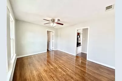 4813 Sandage Avenue, Fort Worth, TX 76115 - Photo 4