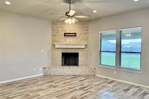3325 Arrow Creek Dr, Granbury, TX 76049 - Photo 4