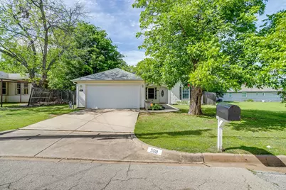 508 5th Street NW, Mineral Wells, TX 76067 - Photo 2