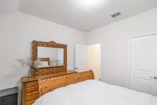 816 Skytop Dr, Fort Worth, TX 76052 - Photo 16