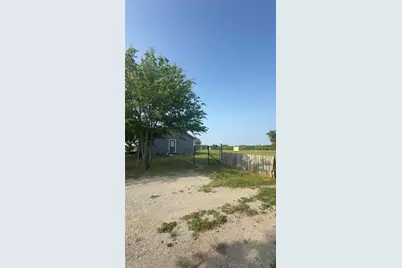 709 W Live Oak Street, Alvord, TX 76225 - Photo 6