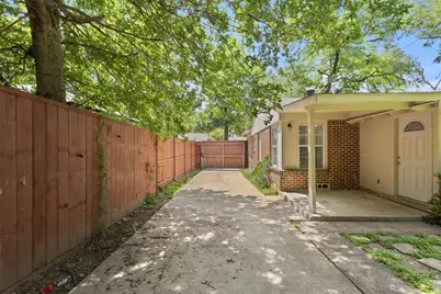 1310 Michigan Avenue, Dallas, TX 75216 - Photo 30