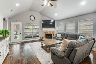 4312 Poppy Dr, Mansfield, TX 76063 - Photo 4