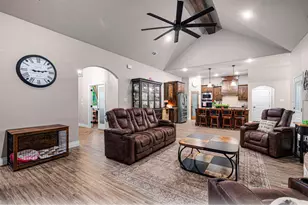 1024 Knoxmiller Ct, Weatherford, TX 76088 - Photo 8