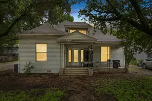 701 E Elm St, Hillsboro, TX 76645 - Photo 1