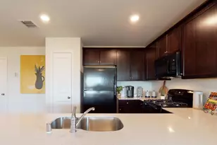 904 Wildflower St, Ennis, TX 75119 - Photo 10