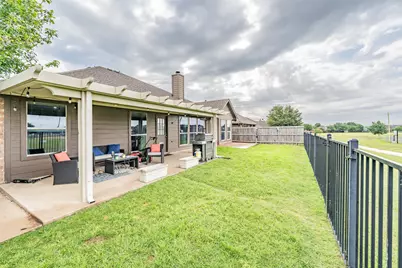 245 Cedar Crest Drive, Justin, TX 76247 - Photo 32