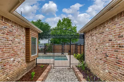 4200 Mesa Drive, Carrollton, TX 75010 - Photo 32