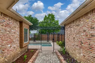4200 Mesa Dr, Carrollton, TX 75010 - Photo 32