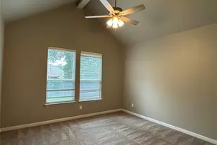 612 Sovereign Dr, Granbury, TX 76049 - Photo 4