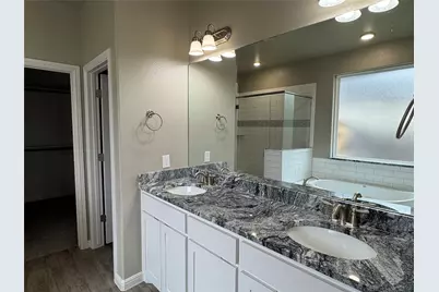 612 Sovereign Drive, Granbury, TX 76049 - Photo 6
