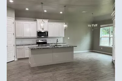612 Sovereign Drive, Granbury, TX 76049 - Photo 2