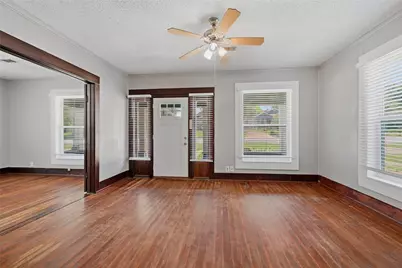 529 E Woodard Street, Denison, TX 75021 - Photo 6