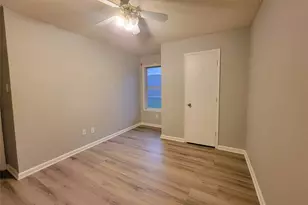 829 Beaver Creek Dr, Burleson, TX 76028 - Photo 14