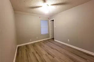 829 Beaver Creek Dr, Burleson, TX 76028 - Photo 12
