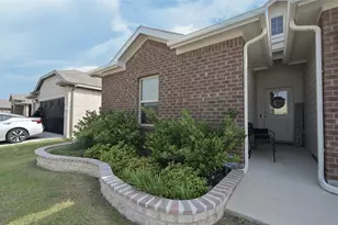 8621 Angel Gardens Dr, Fort Worth, TX 76179 - Photo 2