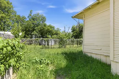 102 E Fitzgerald Street, Bangs, TX 76823 - Photo 22